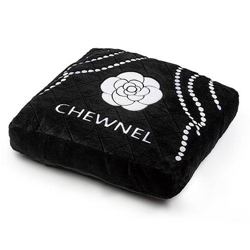 Luxury Chewnel Noir Pet Bed for Pampered Pups - Soft, Cozy, Chic