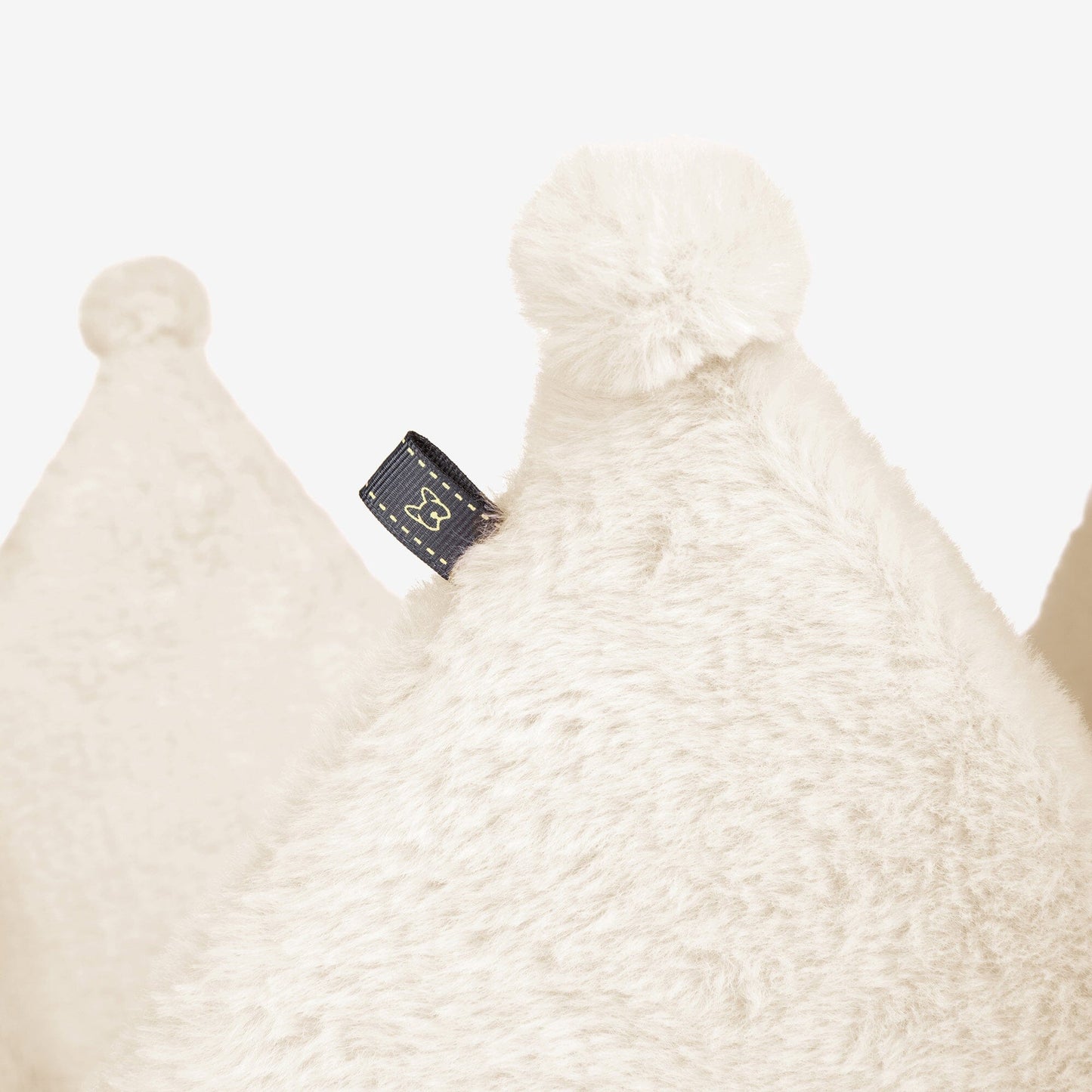 Regal Ivory Crown Pet Bed for Dogs & Cats: Supreme Plush Comfort