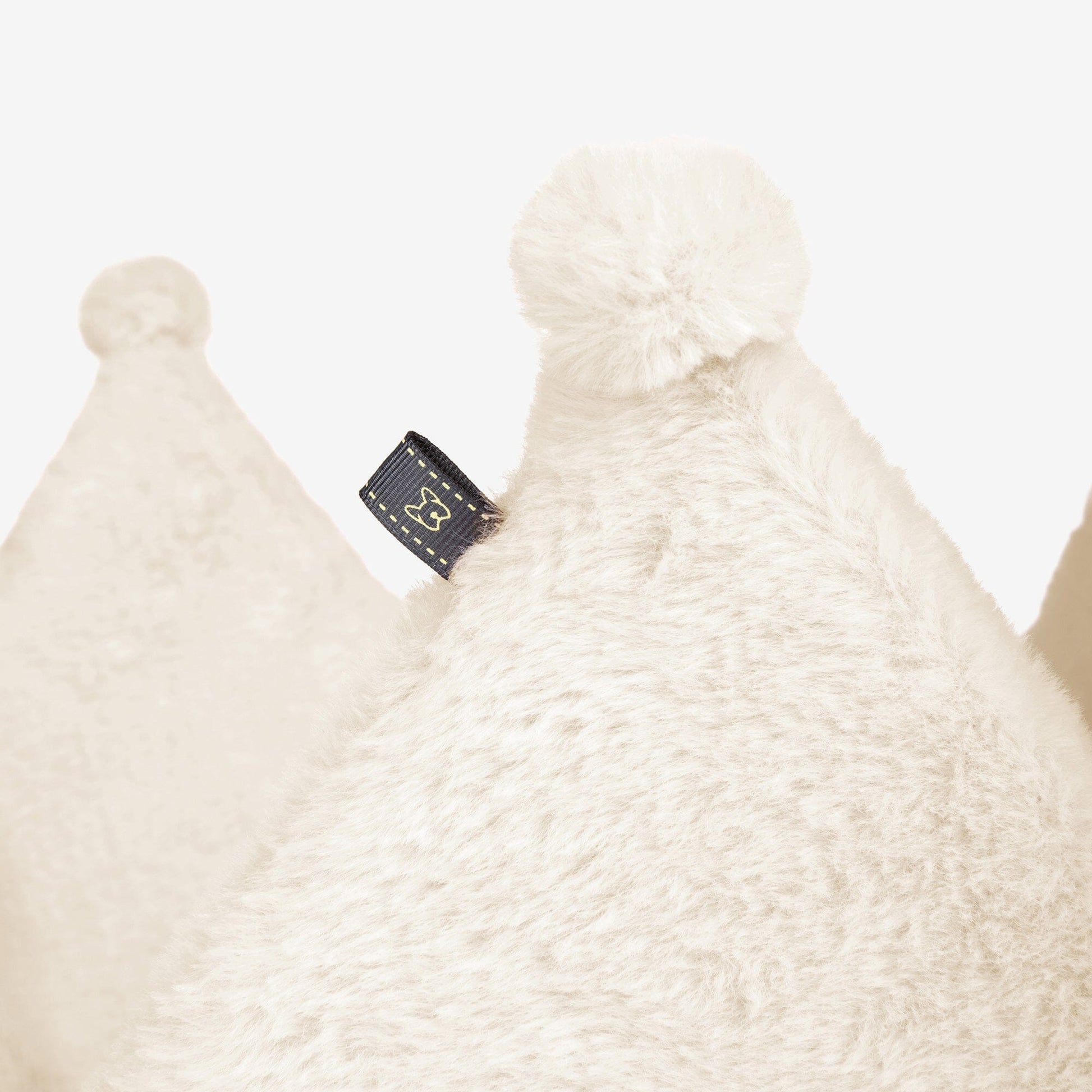 Regal Ivory Crown Pet Bed for Dogs & Cats: Supreme Plush Comfort